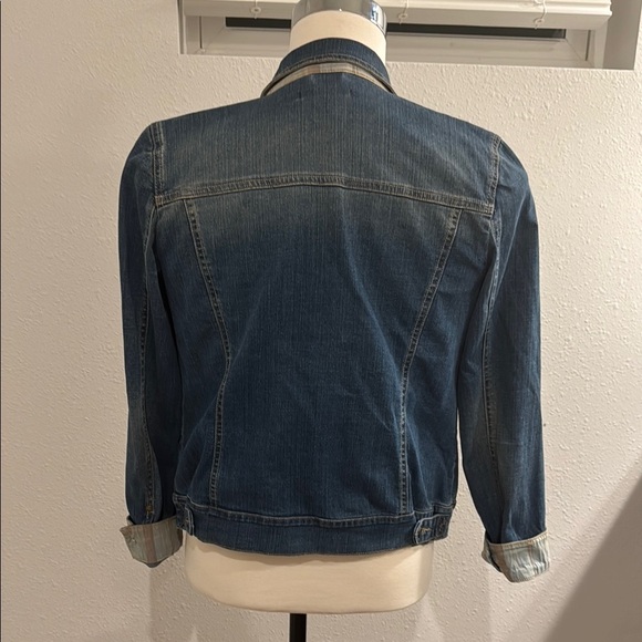 Stylish Denim Jacket with Plaid Collar - Picture 4 of 5